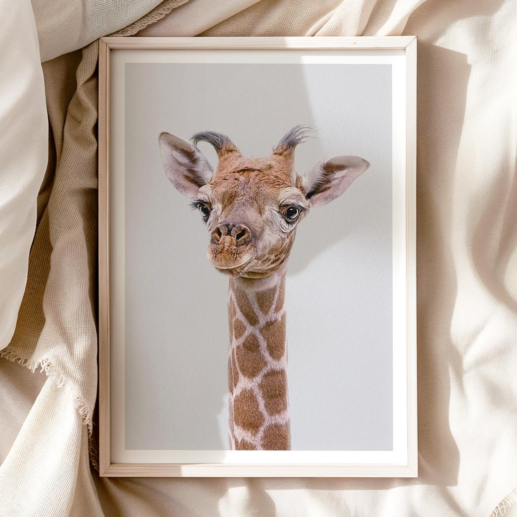 FRIENDLY GIRAFFE • Nursery Wall Art • Safari Animals Art Print
